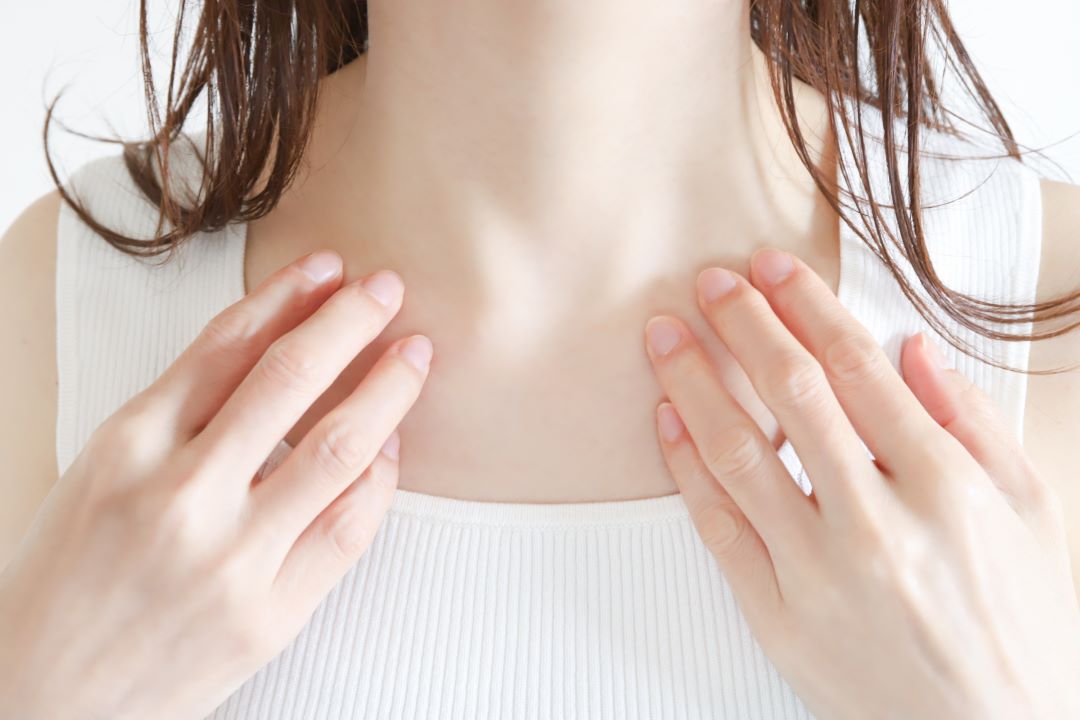 【骨格診断 】鎖骨の特徴をタイプ別に比較!自己診断の方法やサロン選びのポイントも解説