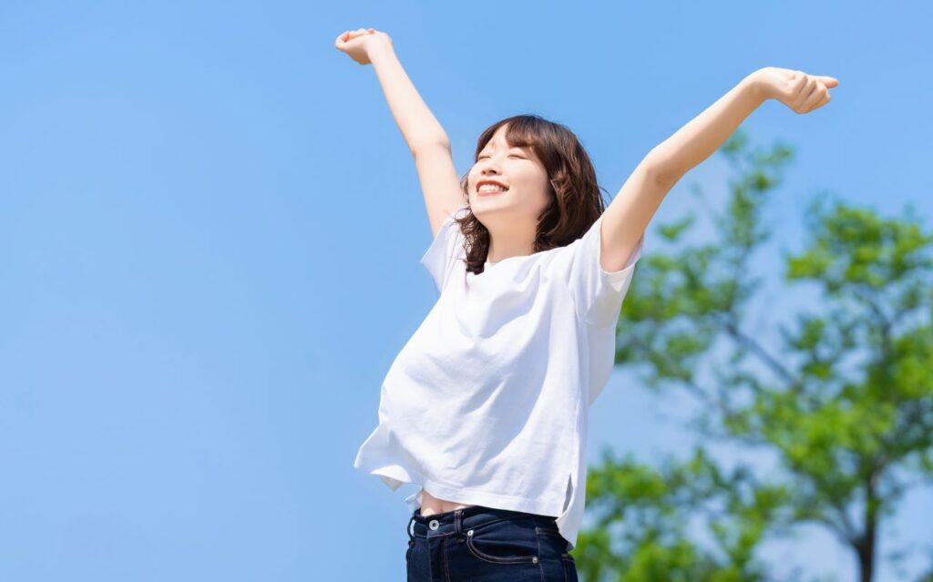 【顔タイプ診断】アクティブキュートの特徴は？似合う服装やメイク、芸能人を紹介