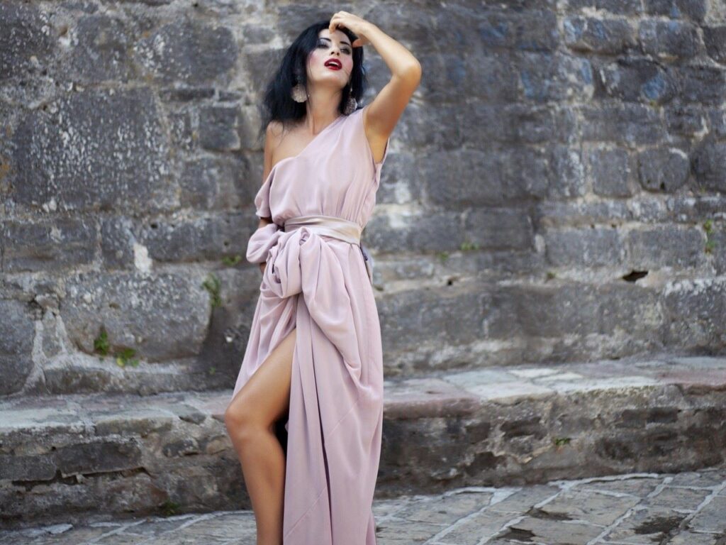 【2025年最新版】顔タイプ診断で自分と同じタイプの芸能人を知ろう！各タイプの特徴や診断方法も紹介