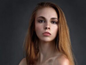 【顔タイプ診断】エレガントタイプの特徴は？似合う髪型やメイク・ファッション、参考にしたい芸能人も紹介