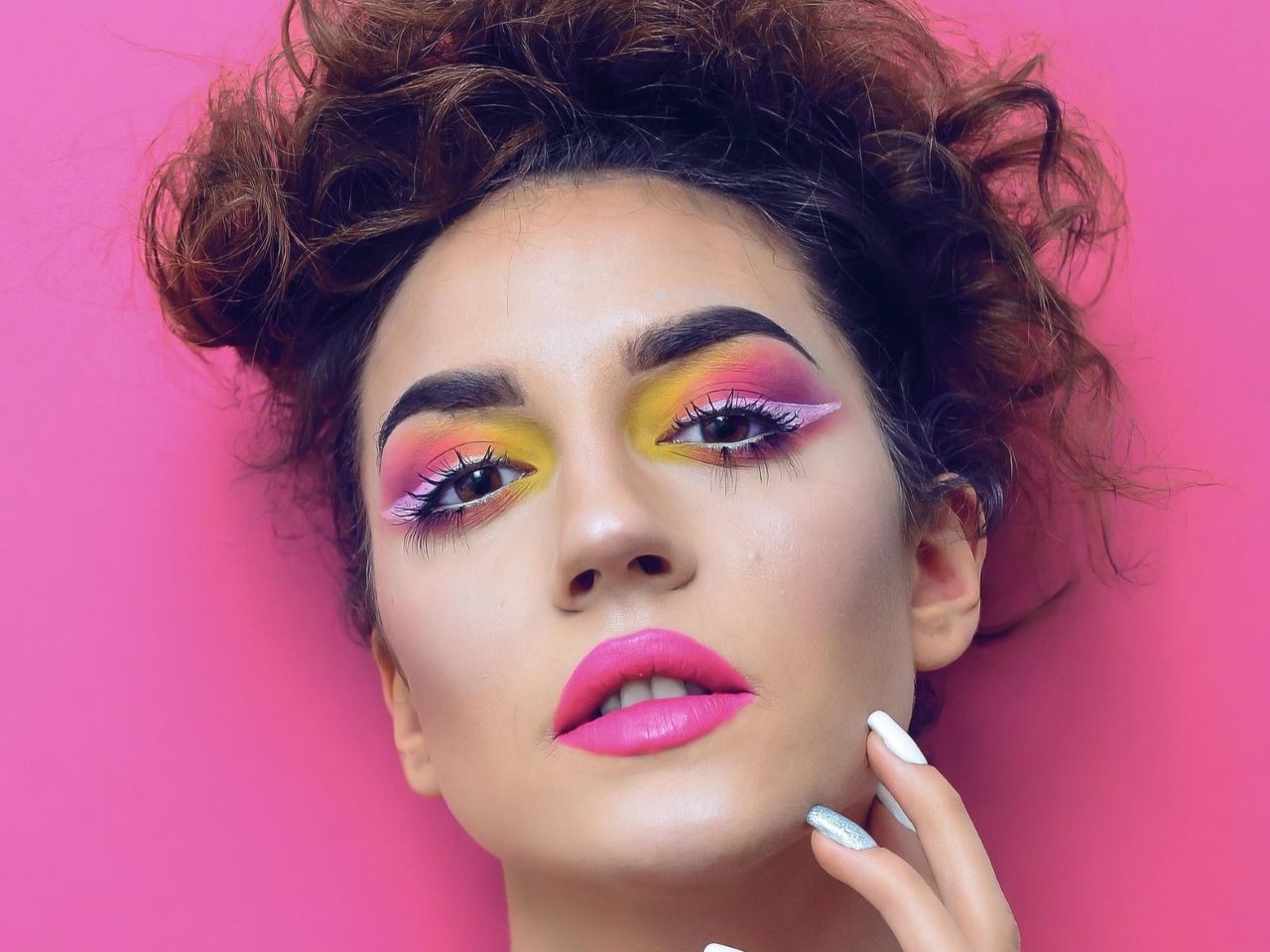 【骨格診断】骨格ハイファッションとは？似合うコーデや参考にしたい芸能人も紹介