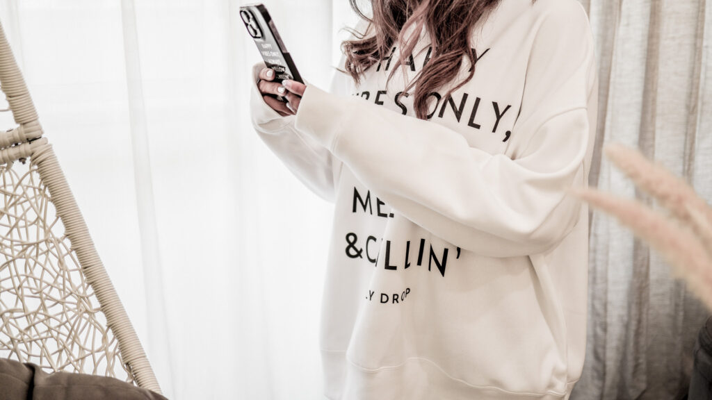 ブルベ夏の似合わない色を取り入れるには?