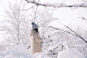 ブルベ冬（ウィンター）の特徴は？似合う色・メイク・髪色を知って垢抜けよう！