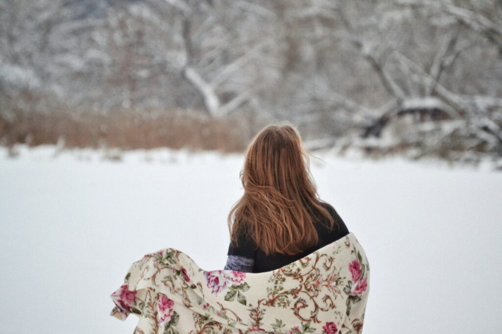 ブルベ冬におすすめのメイク・ファッション